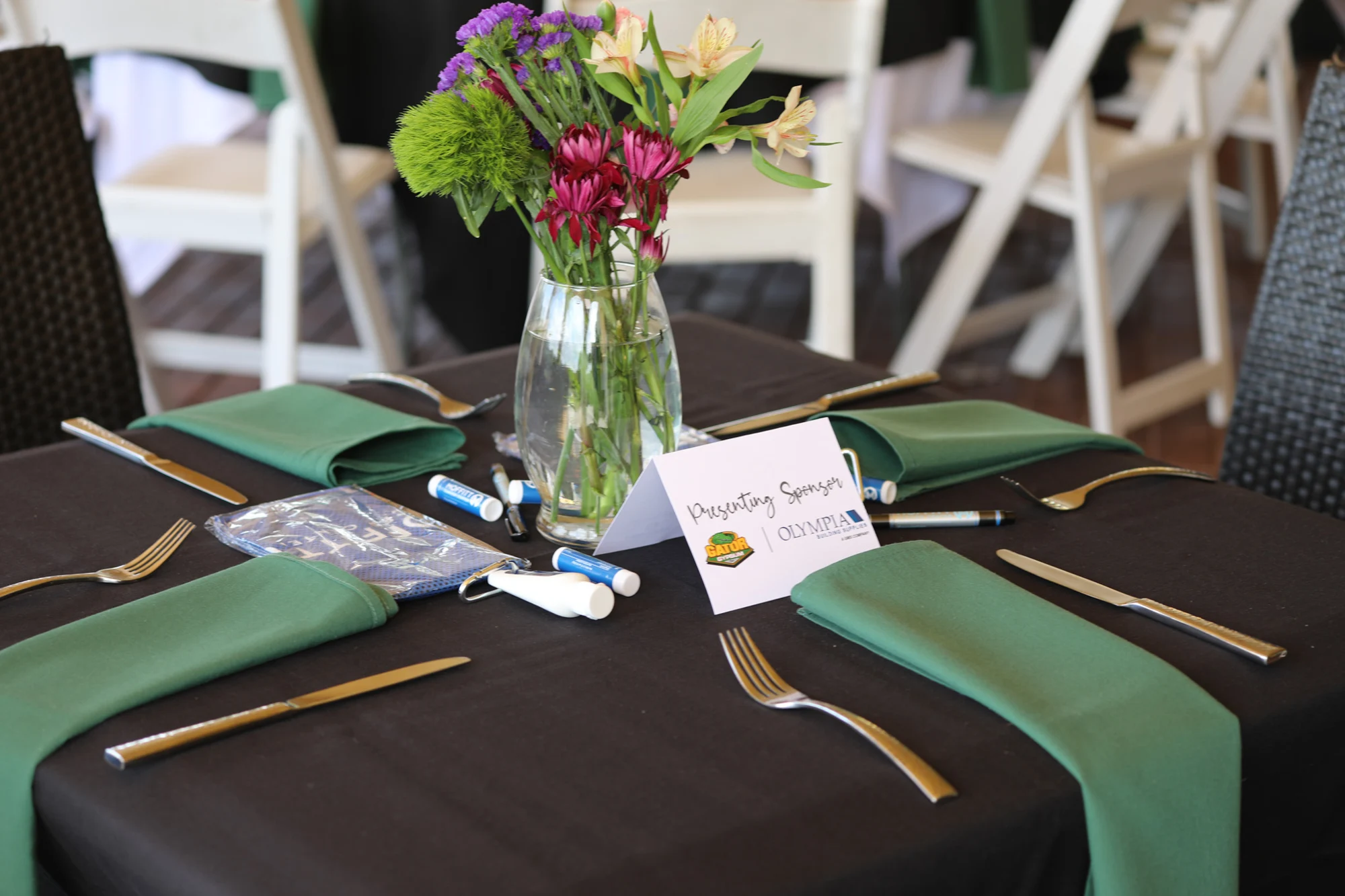 Decorated golf tournament table